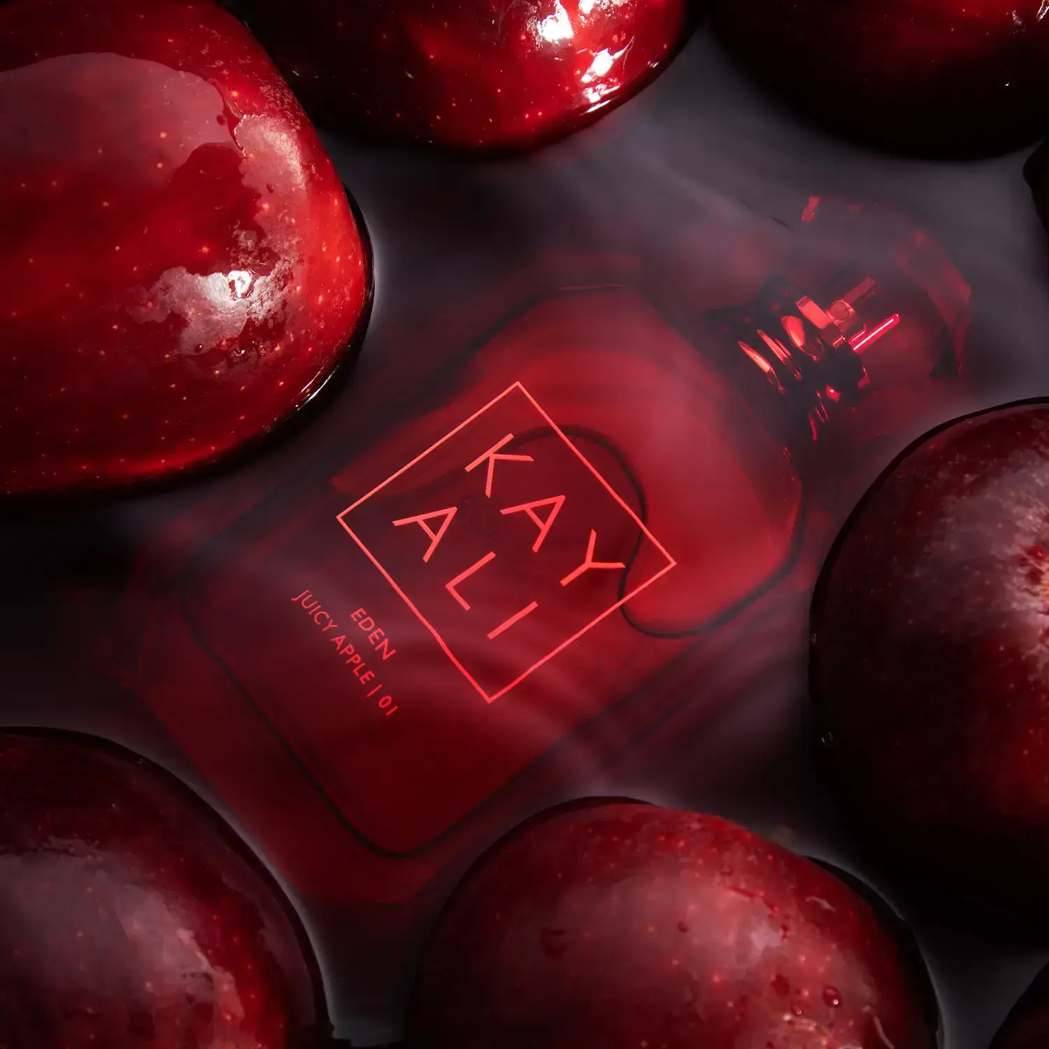 Eden Juicy Apple 01 fruity apple gourmand perfume